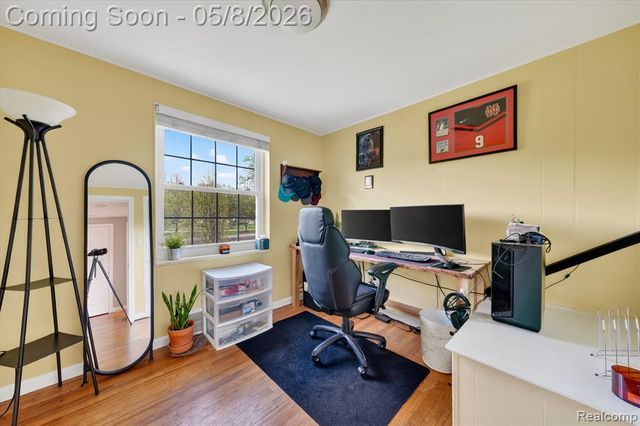 22927 Lakeshore Drive, Saint Clair Shores, MI 48080