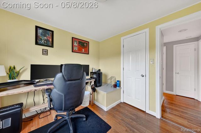 22927 Lakeshore Drive, Saint Clair Shores, MI 48080