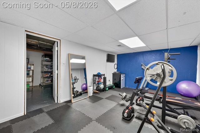 22927 Lakeshore Drive, Saint Clair Shores, MI 48080