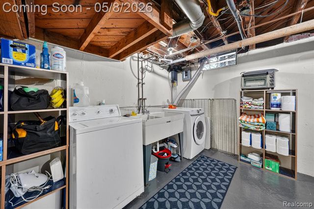 22927 Lakeshore Drive, Saint Clair Shores, MI 48080