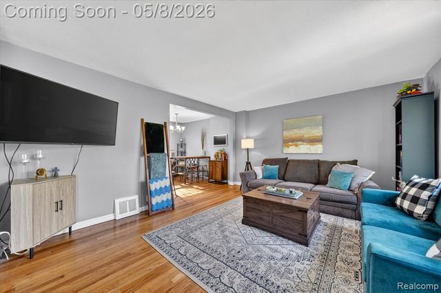 22927 Lakeshore Drive, Saint Clair Shores, MI 48080