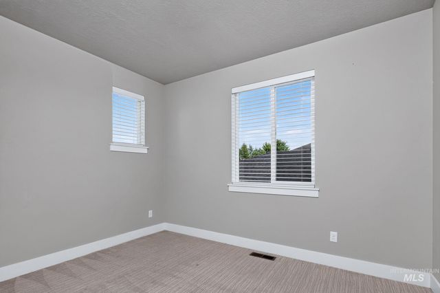 3303 S Island Fox Ave, Eagle, ID 83616