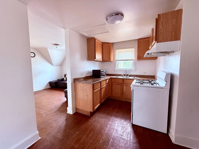 1801 Victoria Avenue 2, North Chicago, IL 60064