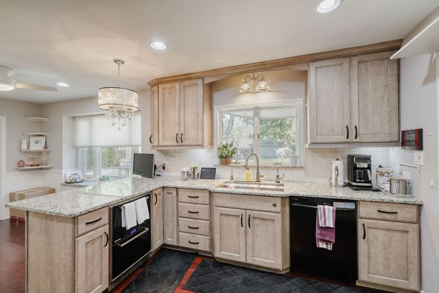 8035 Wolf Road, La Grange, IL 60525