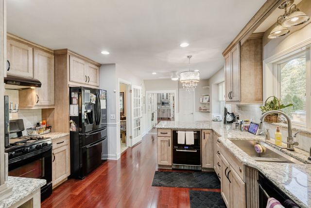8035 Wolf Road, La Grange, IL 60525