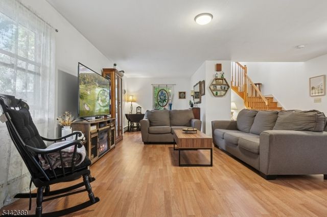 158 Maple St, New Providence Boro, NJ 07974