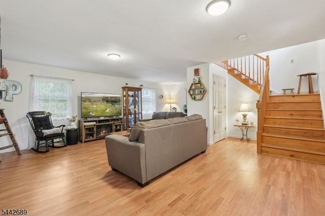 158 Maple St, New Providence Boro, NJ 07974