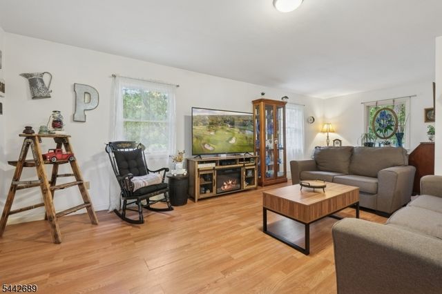 158 Maple St, New Providence Boro, NJ 07974