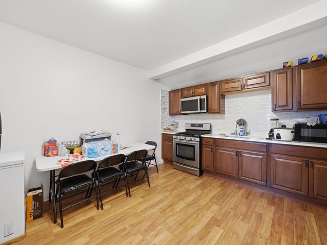 2520 Walnut Street, Blue Island, IL 60406
