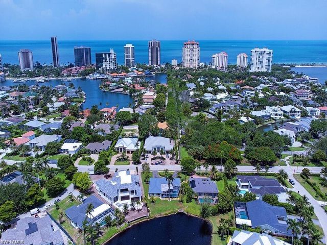 4856 Crayton RD, Naples, FL 34103