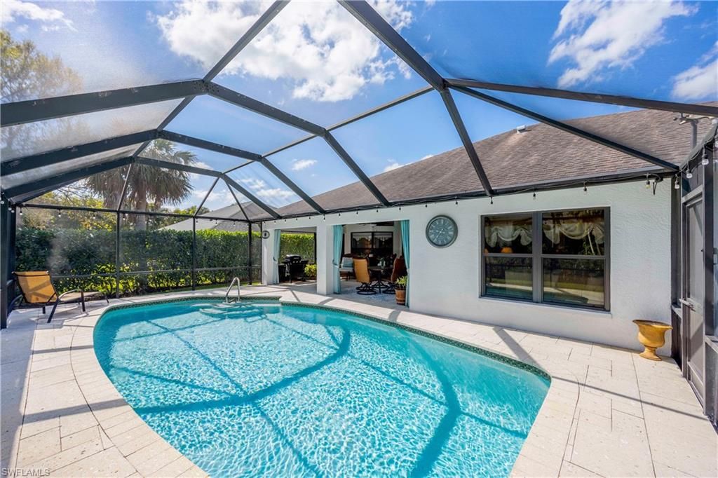 520 Raven WAY, Naples, FL 34110