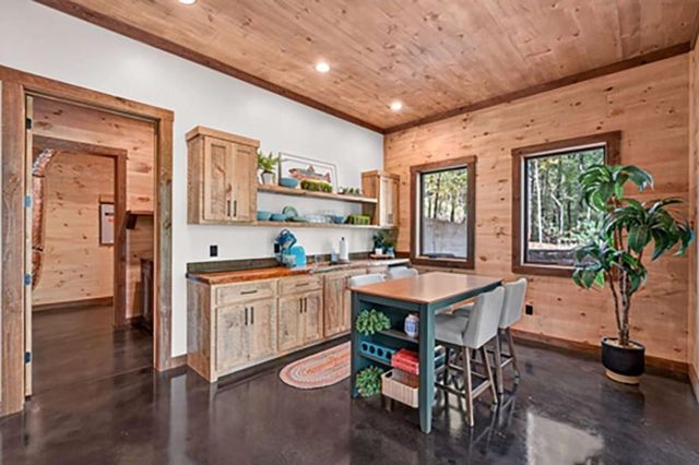 255 Sunrock Mountain Road, Blue Ridge, GA 30513