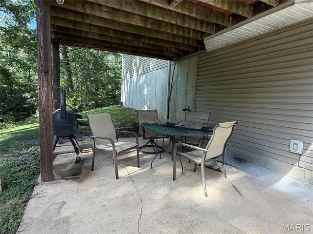 719 White Dogwood Court, St Clair, MO 63077