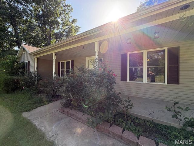719 White Dogwood Court, St Clair, MO 63077