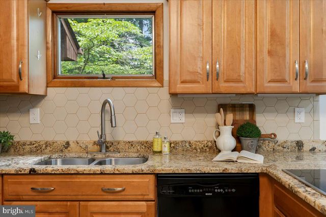 12212 WOODLARK CT, Manassas, VA 20112