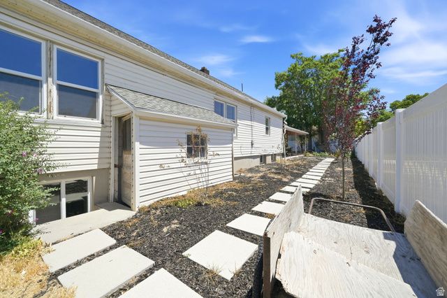 220 E GREENWOOD AVE, Midvale, UT 84047