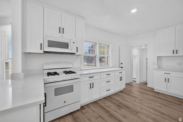 220 E GREENWOOD AVE, Midvale, UT 84047