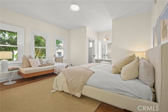 320 S Kingsley, Los Angeles, CA 90020