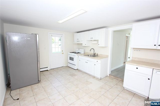 181 Midland Avenue 2, Paramus, NJ 07652