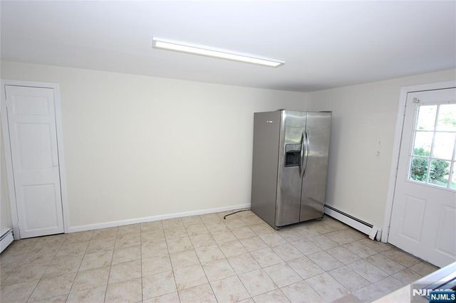 181 Midland Avenue 2, Paramus, NJ 07652