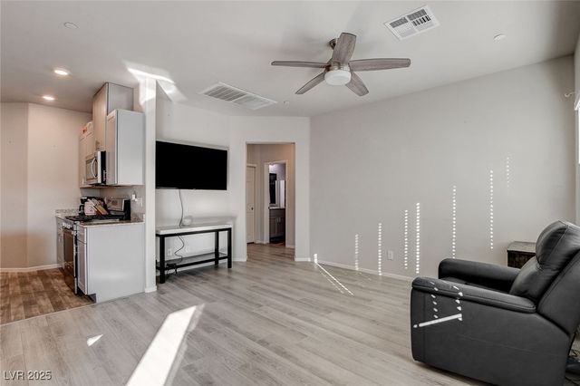 4660 Ridgeley Avenue 101, North Las Vegas, NV 89084