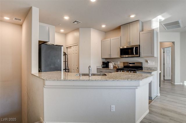 4660 Ridgeley Avenue 101, North Las Vegas, NV 89084