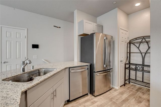 4660 Ridgeley Avenue 101, North Las Vegas, NV 89084