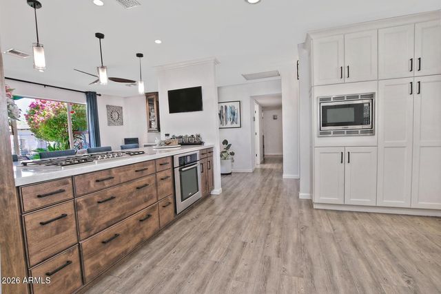 8432 E TURNEY Avenue, Scottsdale, AZ 85251
