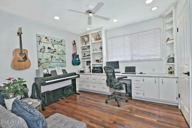 8432 E TURNEY Avenue, Scottsdale, AZ 85251