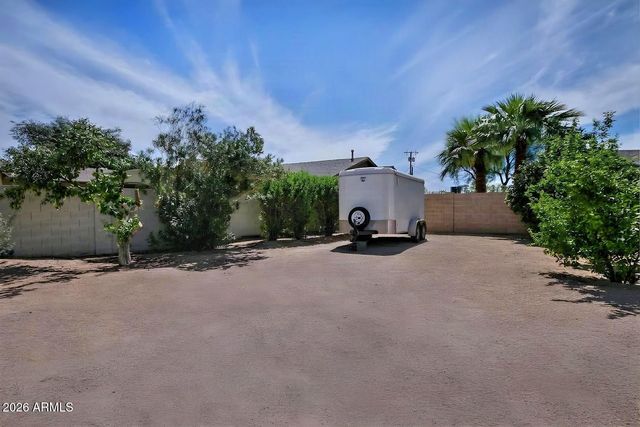 8432 E TURNEY Avenue, Scottsdale, AZ 85251