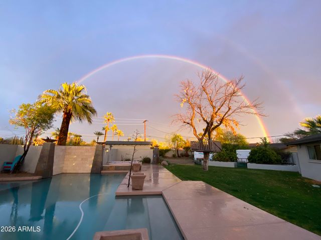 8432 E TURNEY Avenue, Scottsdale, AZ 85251