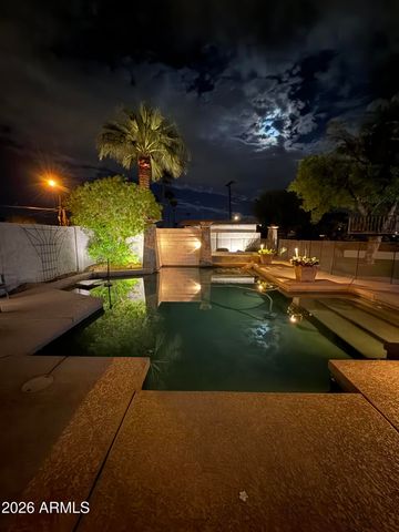 8432 E TURNEY Avenue, Scottsdale, AZ 85251