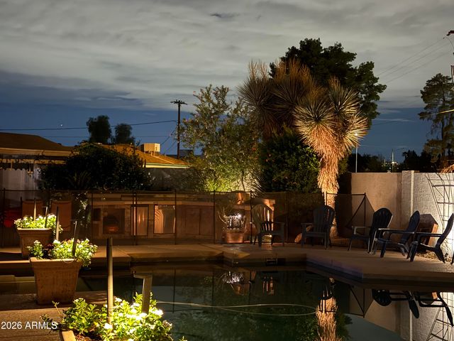 8432 E TURNEY Avenue, Scottsdale, AZ 85251