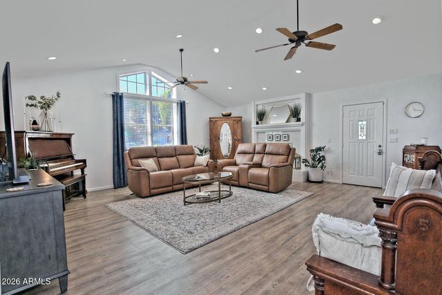 8432 E TURNEY Avenue, Scottsdale, AZ 85251