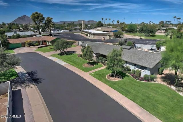 8432 E TURNEY Avenue, Scottsdale, AZ 85251