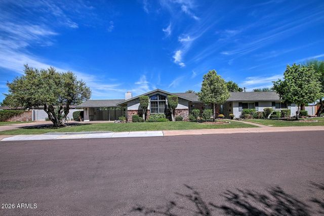 8432 E TURNEY Avenue, Scottsdale, AZ 85251