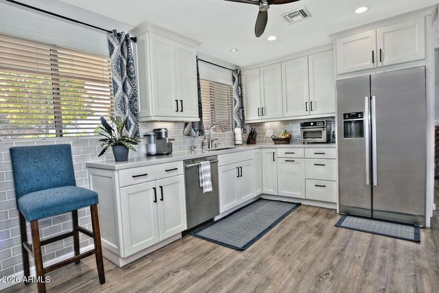 8432 E TURNEY Avenue, Scottsdale, AZ 85251