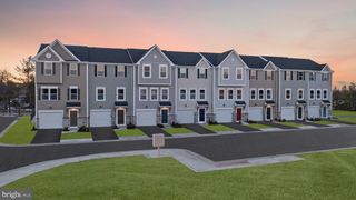 201 HUNTWELL WEST AVE, Ranson, WV 25438