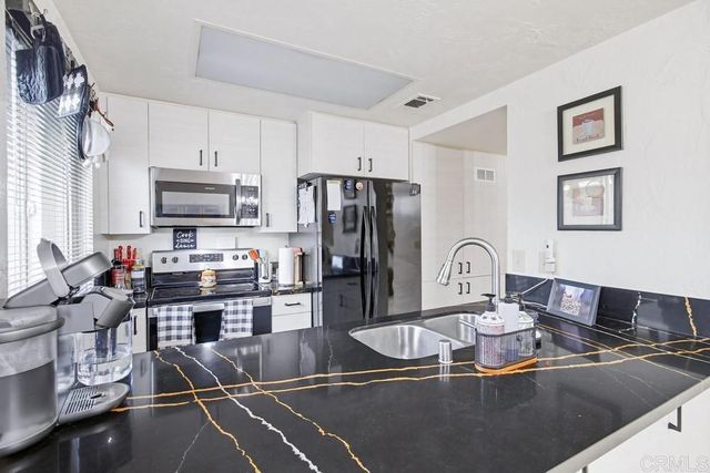 7861 Rancho Fanita Drive B, Santee, CA 92071