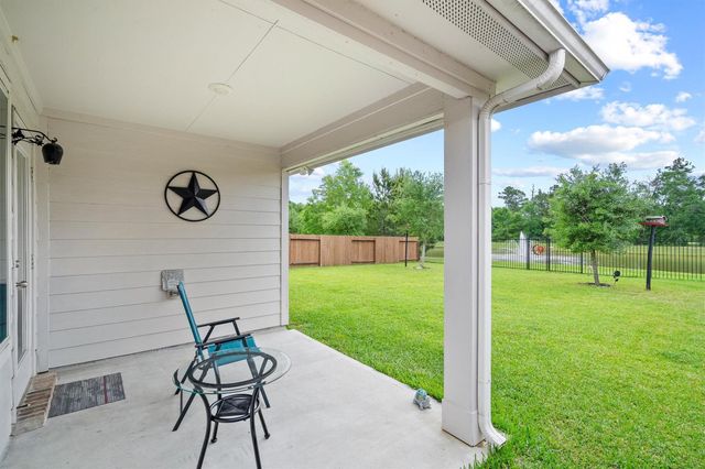 2219 Silver Dove Lane, Conroe, TX 77301