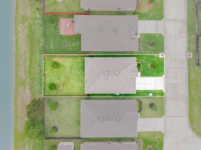 2219 Silver Dove Lane, Conroe, TX 77301