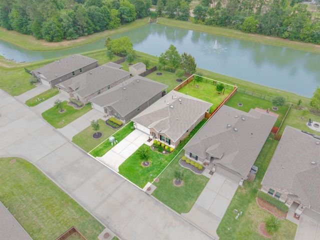 2219 Silver Dove Lane, Conroe, TX 77301