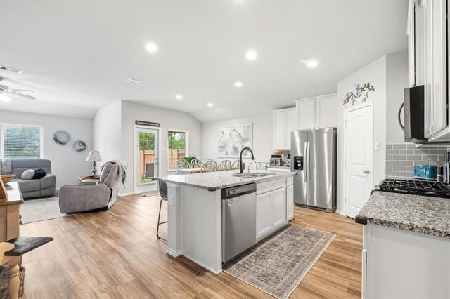 2219 Silver Dove Lane, Conroe, TX 77301