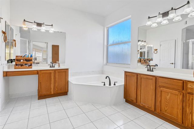 2023 NW 141st Ave, Pembroke Pines, FL 33028