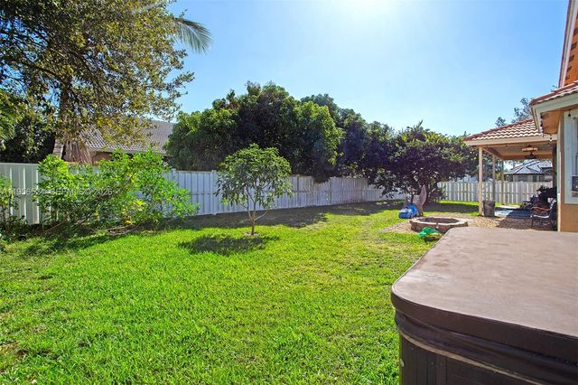 2023 NW 141st Ave, Pembroke Pines, FL 33028