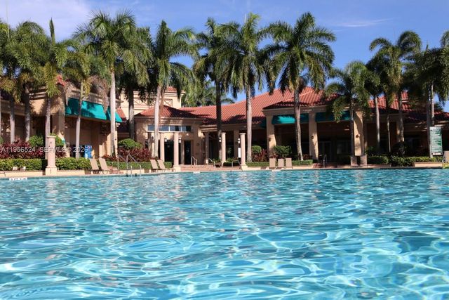 2023 NW 141st Ave, Pembroke Pines, FL 33028