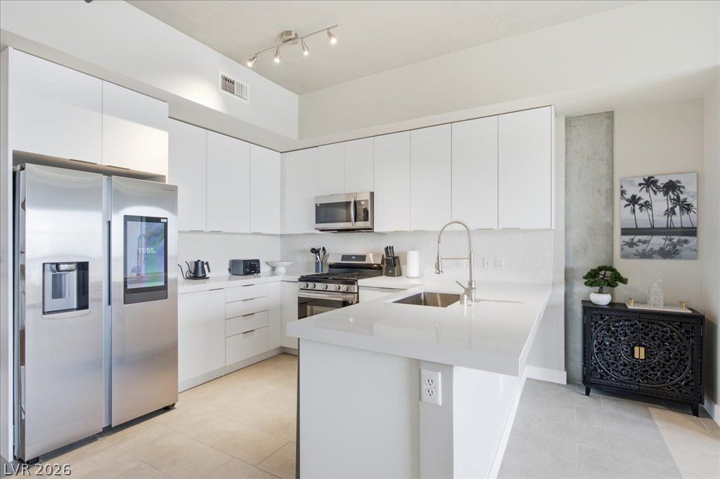 353 East Bonneville Avenue 630, Las Vegas, NV 89101 — photo 5