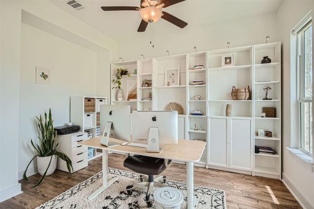 19444 Serenity LN, Lago Vista, TX 78645