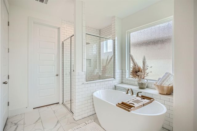 19444 Serenity LN, Lago Vista, TX 78645