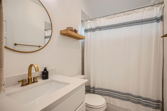 19444 Serenity LN, Lago Vista, TX 78645